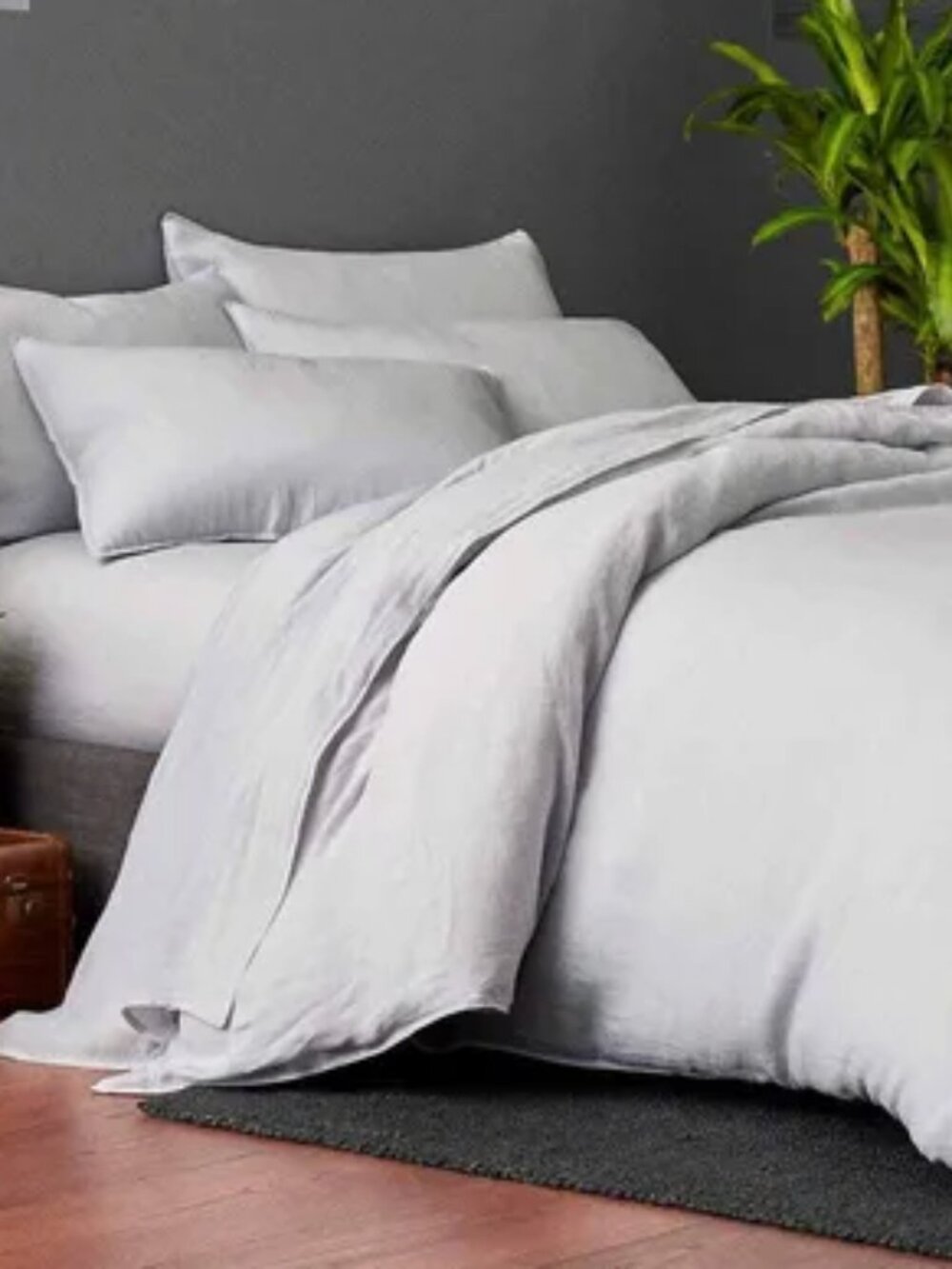 Brooklinen Luxe Sateen Sheet Set in Cloud - Picture 2 of 5